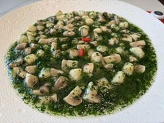 荠菜蘑菇烩鲜贝-明仕田园酒店