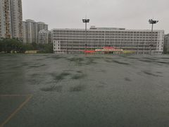 -燕子岗体育场