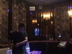 -K+全国连锁KTV(绿地缤纷天地店)