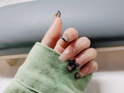-UGIRL有个美甲
