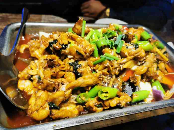 蛙小贰碳烧牛蛙-"六个人 点了两锅蛙 「孜然蒜香味」92.