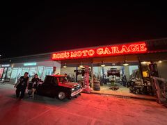 -席娜卡琳火车铁道夜市