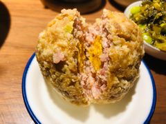 咸蛋黄狮子头-十面春风·江南面馆(崇宁路店)