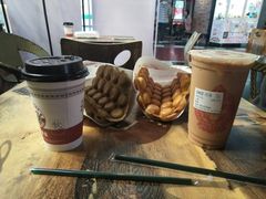 絲襪奶茶-大通冰室(荣基店)