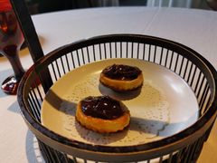 一口鲍鱼酥-三号黄浦会Canton Table