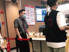 -麦当劳(轻轨曹杨路店)
