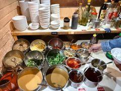 -两三事小郡肝串串香火锅(桂庙店)