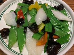 -云海肴·汽锅鸡·云南菜(天山百盛优客店)