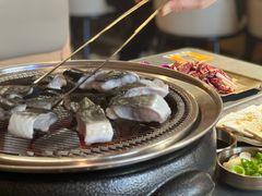 -围炉肉舍•炭烤活鳗•丹东海鲜烤肉(步行街店)