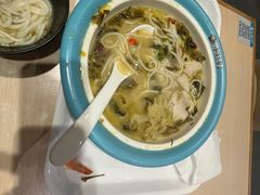 -灵芝妹子海鲜米线(劳动公园店)