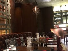 -恰餐厅及酒吧 CHAR Bar & Grill (北京丽都皇冠假日店)