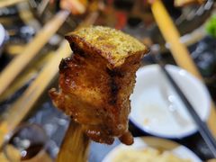 小香  猪-醉月城西昌火盆烧烤(天府店)