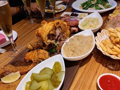 -LENBACH兰巴赫西餐啤酒坊(大连东港店)