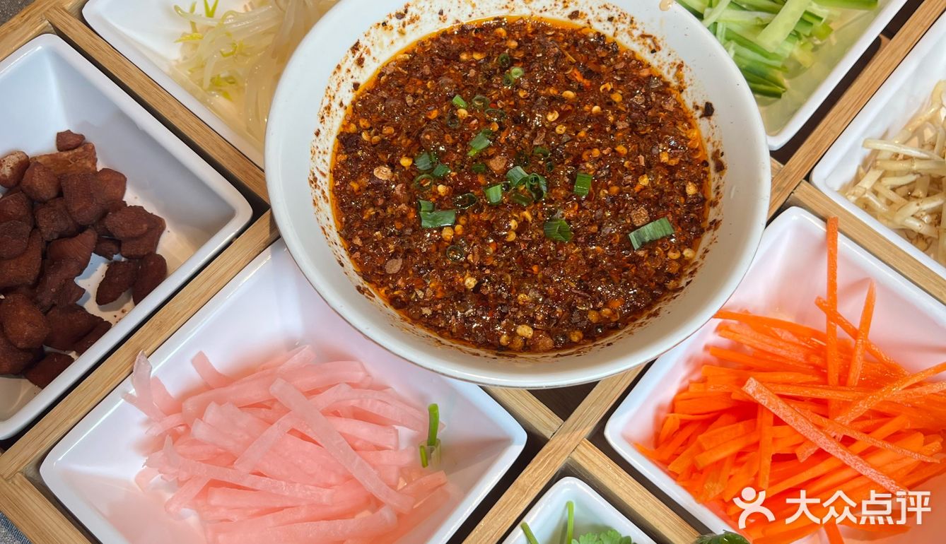 第一次吃丝娃娃 折耳根真的很好吃啊