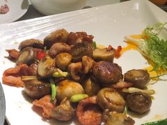 香煎口蘑脆爽肉-周三的情书花园餐厅(江北店)