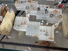 -Vivienne Westwood(上海来福士广场店)