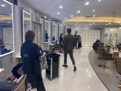 点击看大图 -八佰伴8008星级形象店
