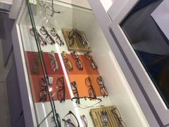 -提一眼镜·蔡司·依视路(小寨店)