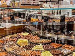 -Laderach 莱德拉(上海环贸iapm店)