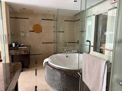 -青岛海尔洲际酒店