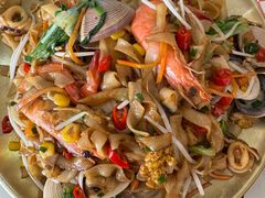 -覃记海鲜美食餐厅