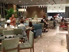 大堂-筠咖啡西餐厅(上海国展宝龙丽筠酒店)