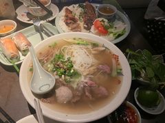 -大头虾越式风味餐厅(光明广场店)