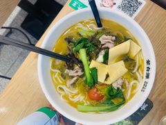 -蒙自源米线大王(花园城商场店)