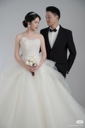 -雪中彩影婚纱摄影·微光艺术中心