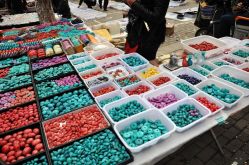 五颜六色-东海水晶大集