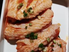 特色烤鸡翅-嘿嘟嘟·肋条烧肉放题(爱融荟城店)