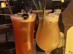 -FOUR PLAY BAR