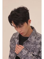 -一家只做男发烫染的店