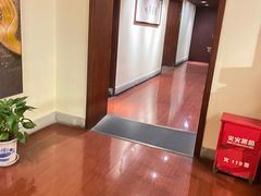-梅龙镇酒家(南京西路总店)