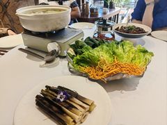-云南荟·湖畔领宴(领事馆店)