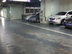 -新中关大厦·停车场