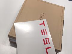-TESLA 特斯拉(上海太古汇体验店)