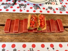 芝麻脆片配牛油果酱及西瓜莎莎-TOMATITO(无限极荟店)