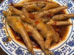 -爆炸头阿姨小四川正宗川味小吃(无任何分店)