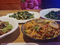 -月亮眼花园餐厅书吧酒吧
