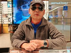 -LensCrafters亮视点·OAKLEY精选(静安嘉里中心店)