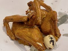 盐焗乳鸽·招牌推荐-顺丰轩园林酒家(天河店)