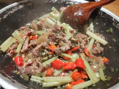 猫儿山的小黄牛-吃饭皇帝大土家民族菜(正大广场店)