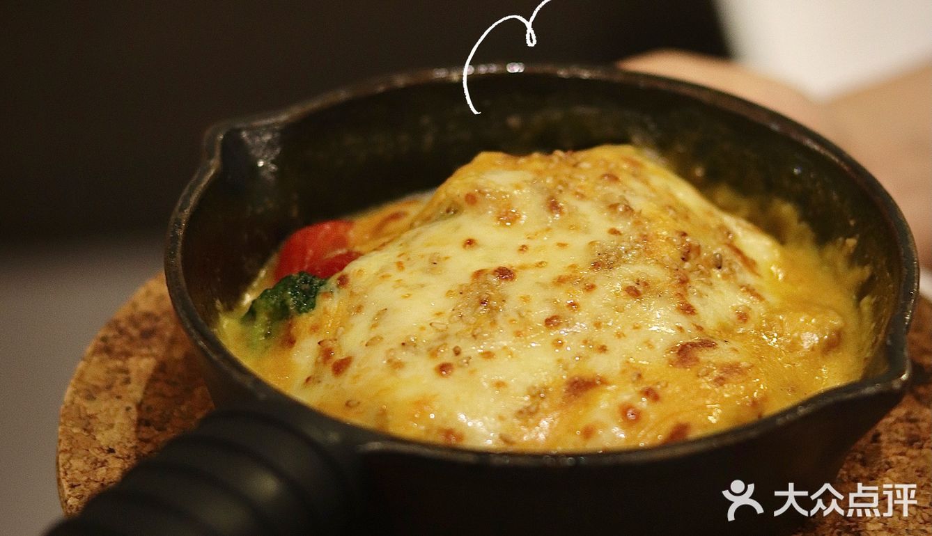 必胜客全新手拍比萨真的太顶了‼️每一块比萨都是现点现拍✔️