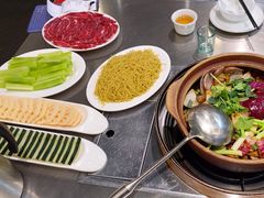 -胡须佬鸡煲四季火锅店(石厦西村直营店)