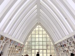 -钟书阁(松江泰晤士小镇店)