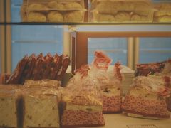 -红宝石·鲜奶小方·海派西点房(莘庄龙之梦店)