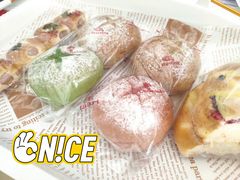 -顶东面包花园·生日蛋糕(世博店)