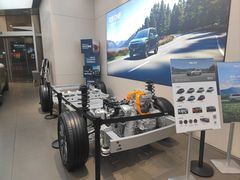 -理想汽车(世纪汇店)