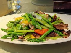 芦笋炒牛肝菌-宏宴·新京菜(望京店)